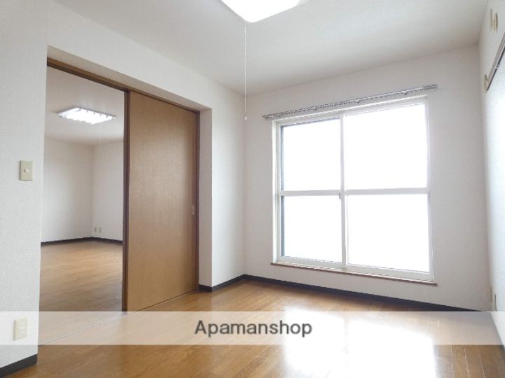 アヴェニュー大門の居間