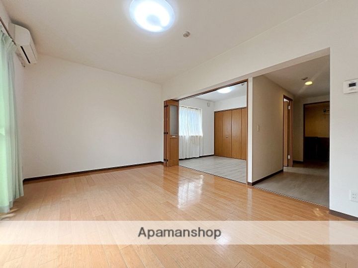 ヴェルデフォーユーⅢの内装