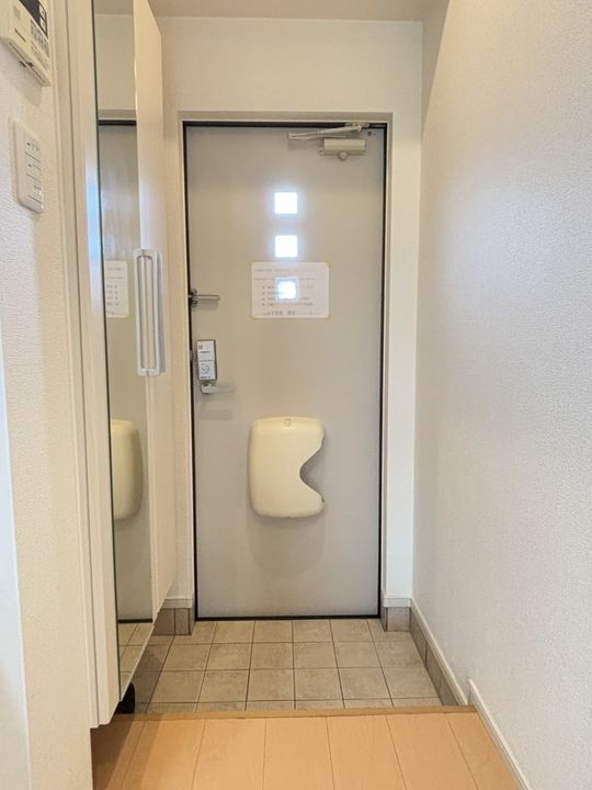 ジャスミン103の玄関