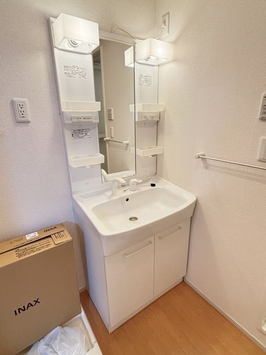 サニー・ダンのその他画像