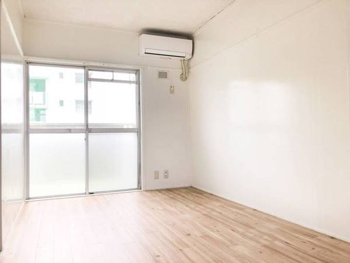 ビレッジハウス大須賀1号棟0506の居間