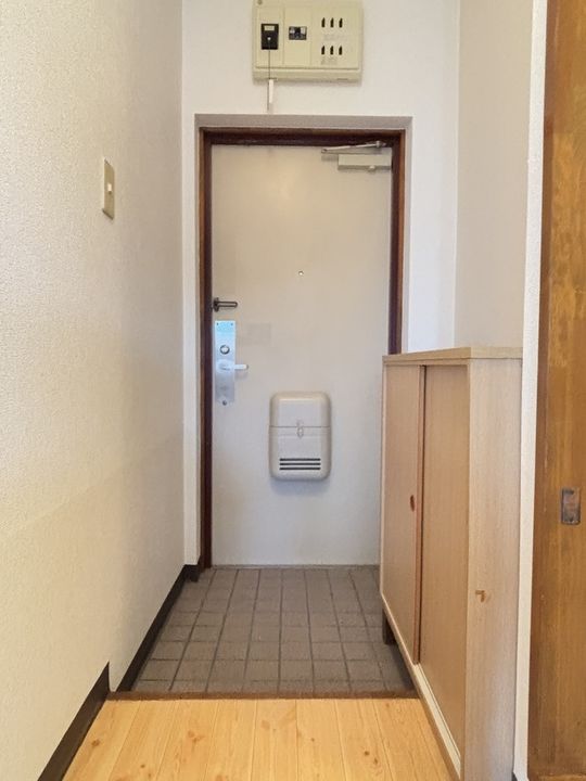 ハイツ百合の木Ⅰの玄関
