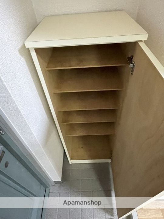 シェルブールの内装