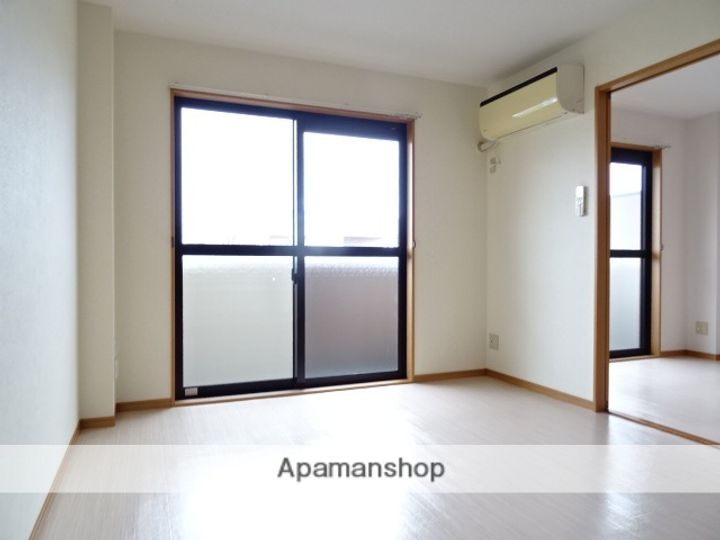 フロイデ宮竹302の内装