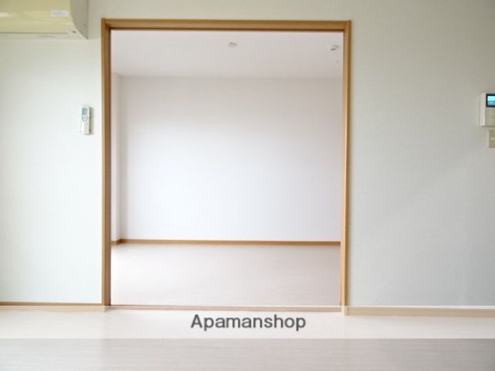 フロイデ宮竹302の内装