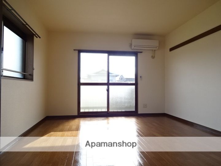 クラストピアの居間