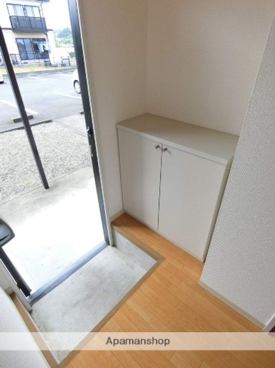 ガーデンハウスCの玄関