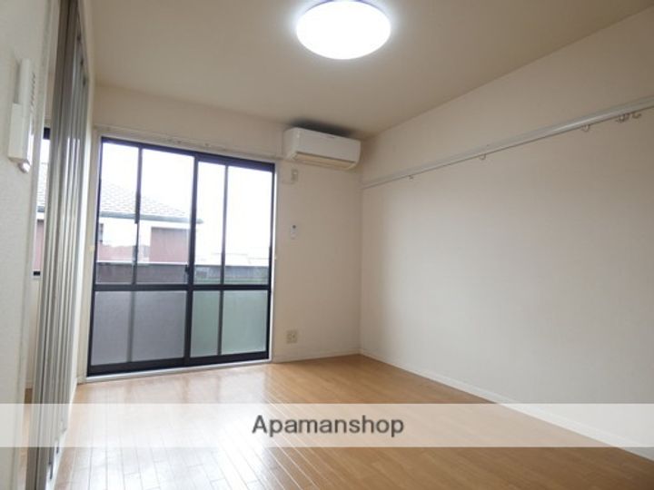 プラネット・テンAの居間