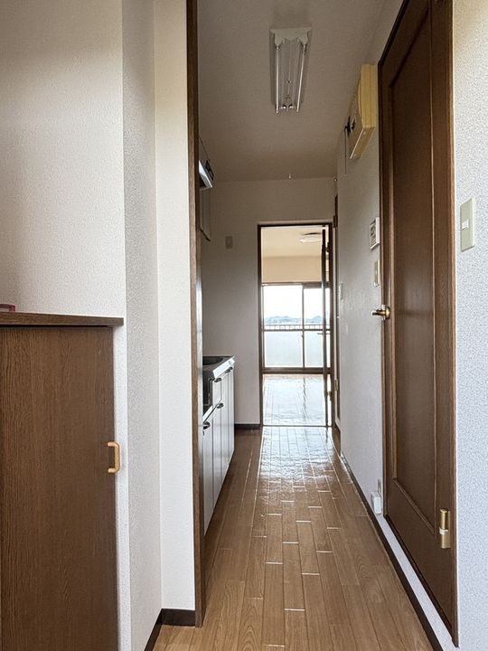 ルースヤハタの玄関
