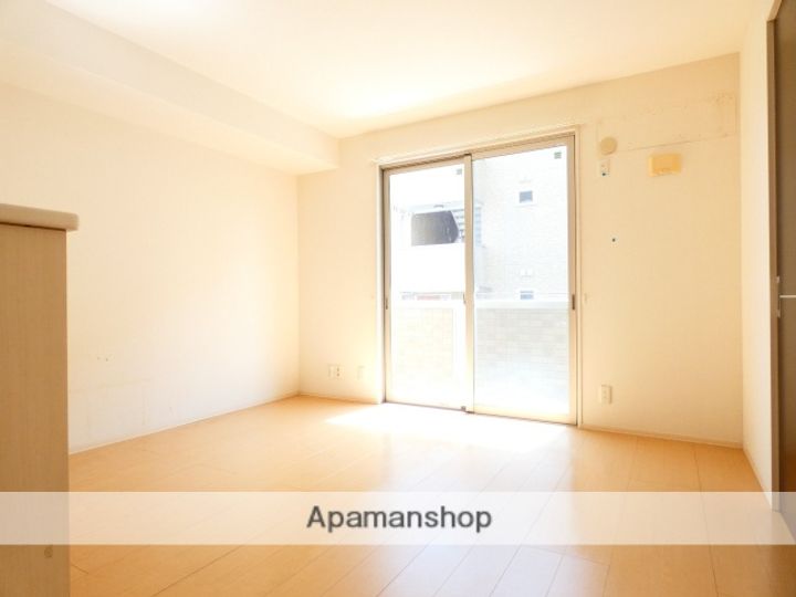 ロイヤルガーデン染地台Aの居間