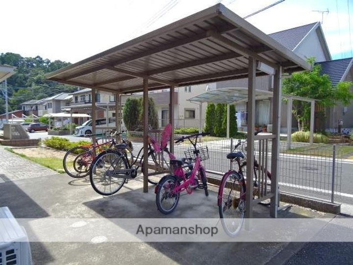 ロイヤルガーデン染地台Aの外観