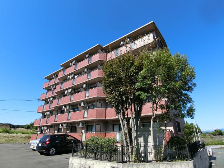 ARTERIOR HILLS EASTの外観