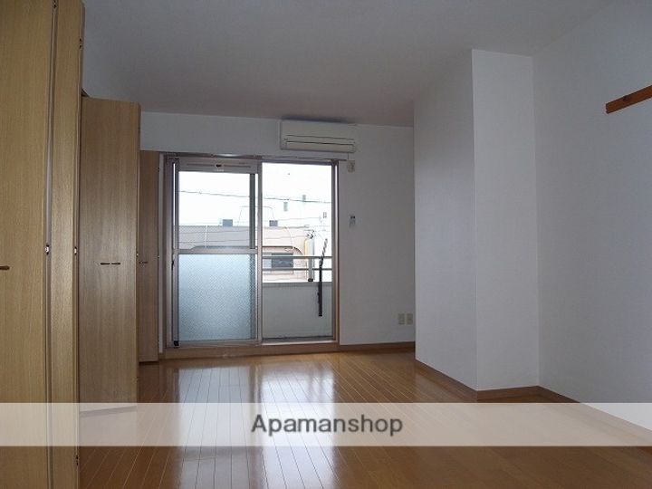 トゥーレジュールE201の居間