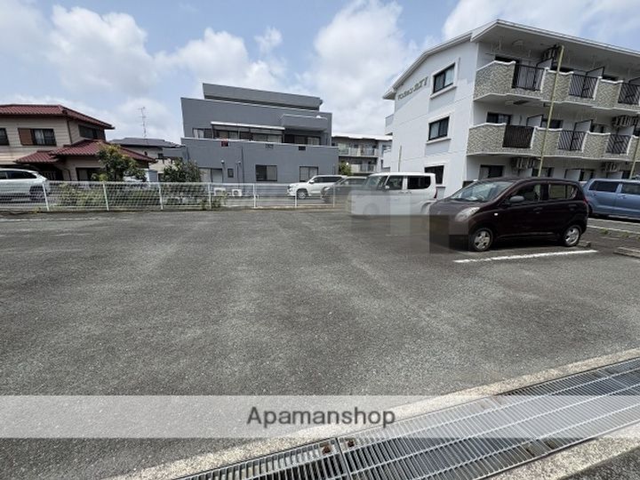 マンションカズの外観