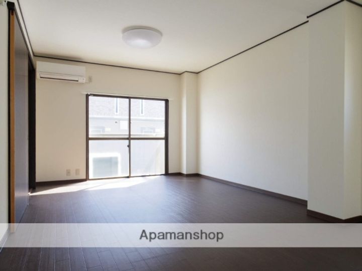 サンヨ高林の居間