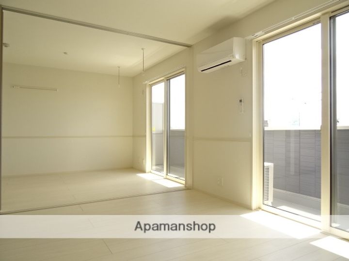 ロゼッタ初生の内装