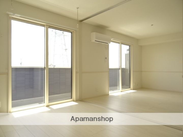 ロゼッタ初生の居間