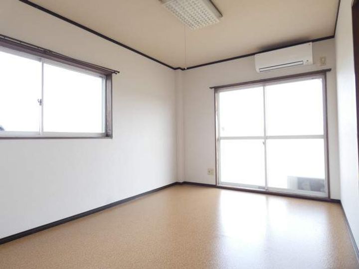 オレンジハウスAの居間