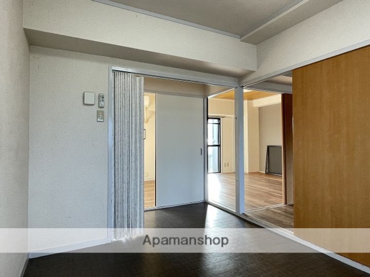 田内マンションの内装