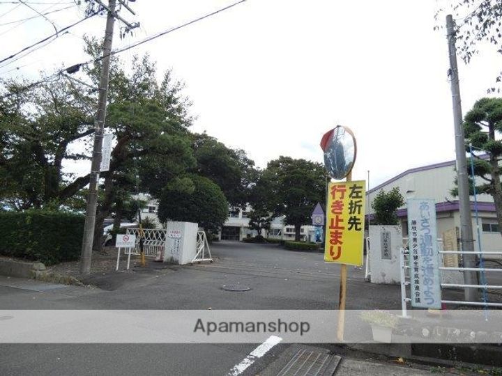 メルベーユの周辺