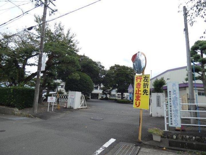 ピースフル リビング茶町の周辺