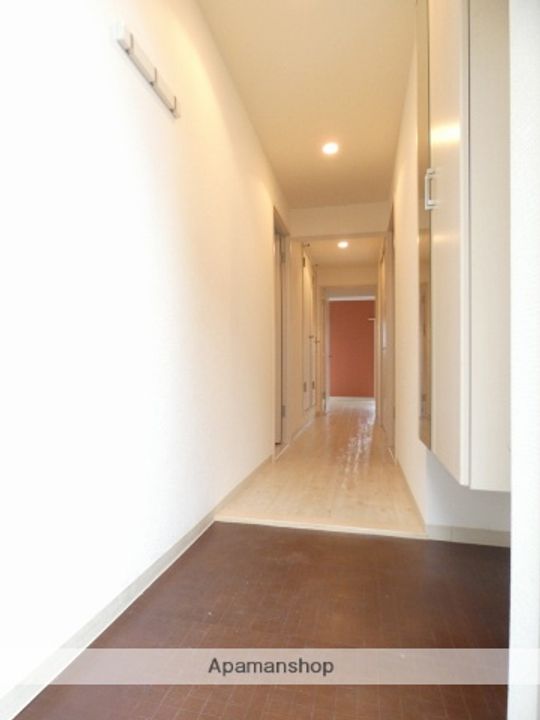 長屋マンションの玄関