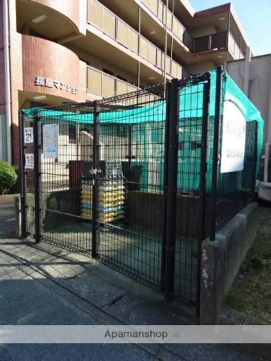 長屋マンションの外観