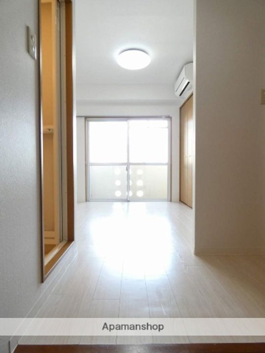 ESPOIR板屋の玄関