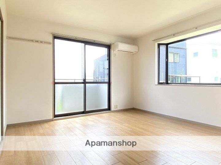 LE COUPLE Aの居間