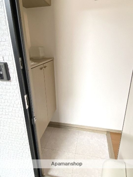 LE COUPLE Aの玄関