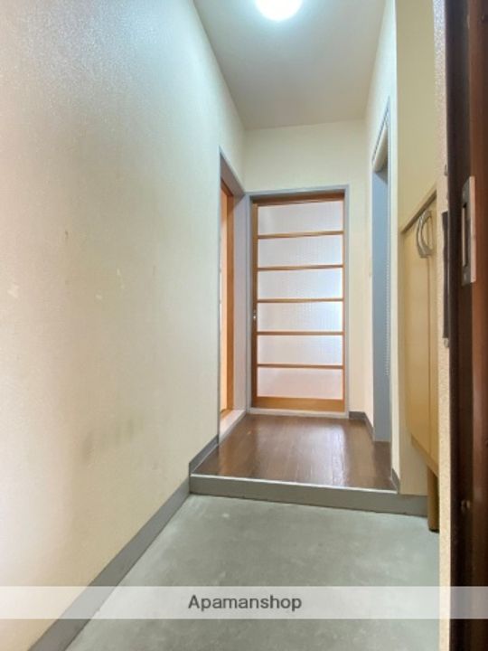 レ・アール小池Aの玄関