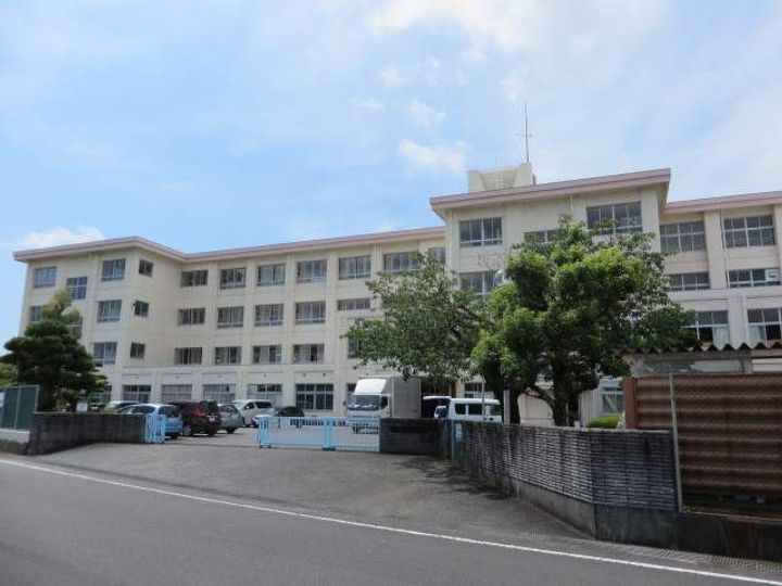 フローラ泉町Eの周辺
