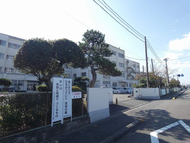 フローラ泉町Eの周辺
