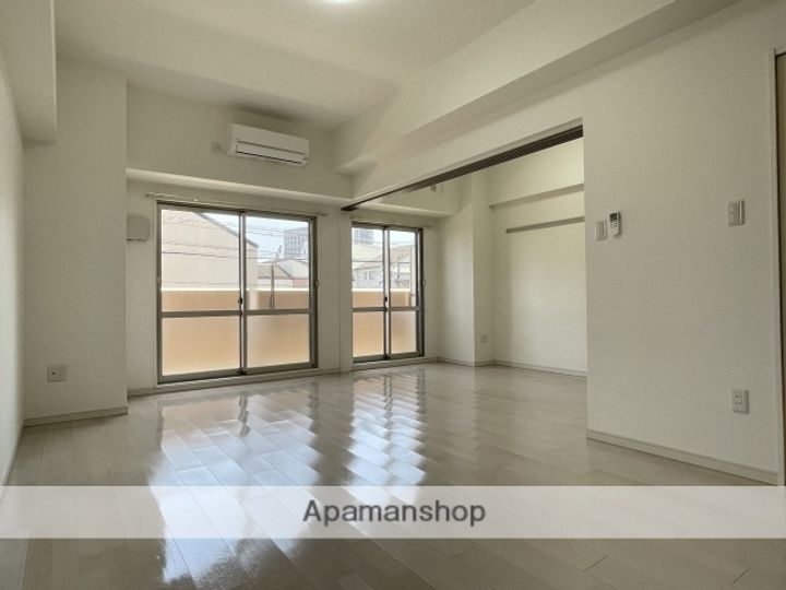 ザ クレスト元浜の居間