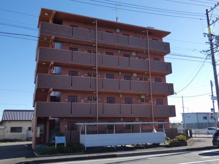 ドミールの外観