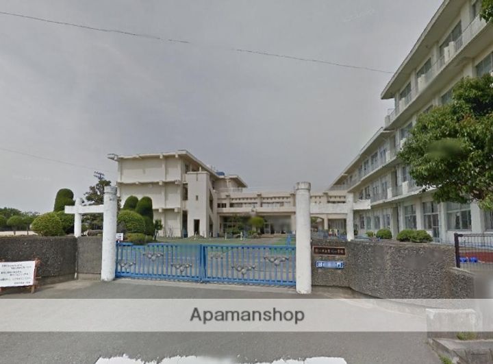 ファミーユAの周辺