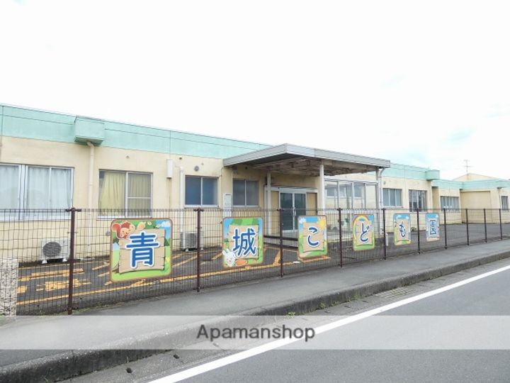 ファミーユAの周辺