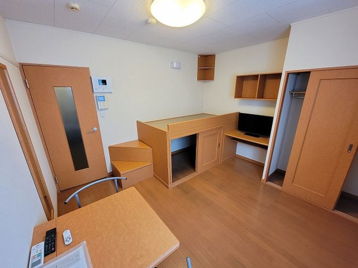 レオパレスデ セルフィートの居間