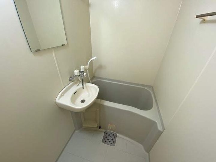 レオパレスプルメリアKの風呂