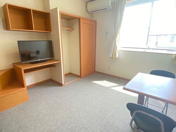 レオパレスクリスマスローズの居間