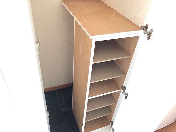 レオパレスベルグランデの玄関