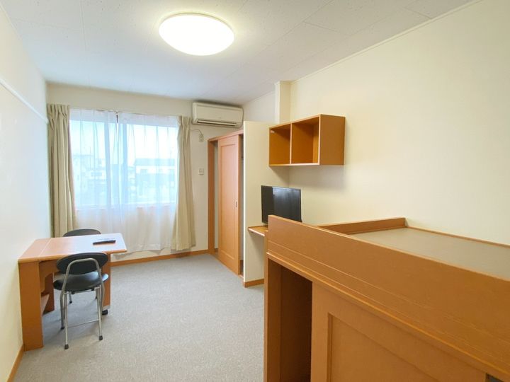 レオパレスピクシス イワタの居間