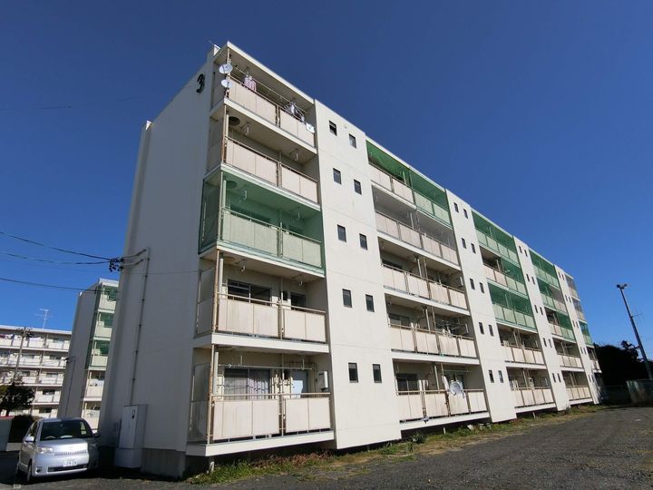 ビレッジハウス国本3号棟の外観