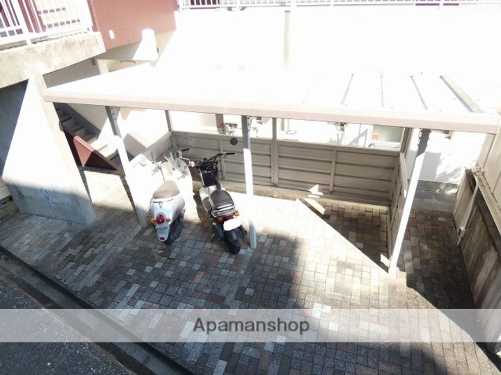 コーポラスヤング502の外観