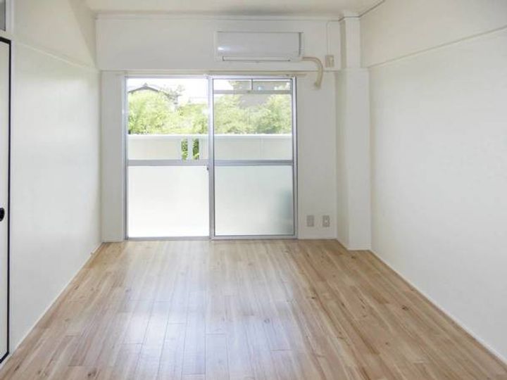 ビレッジハウス上野部2号棟0501の居間