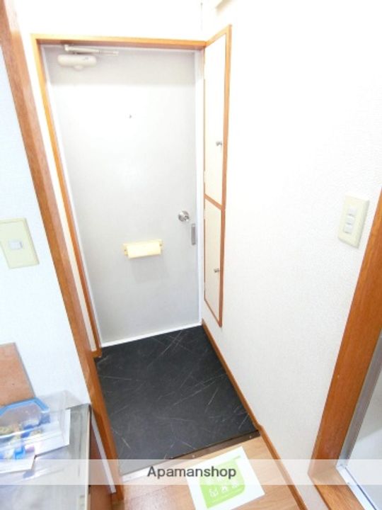 さつきハイツEの玄関