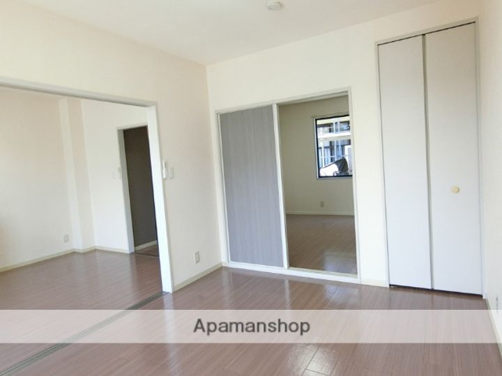 ブリーズ柳Bの居間