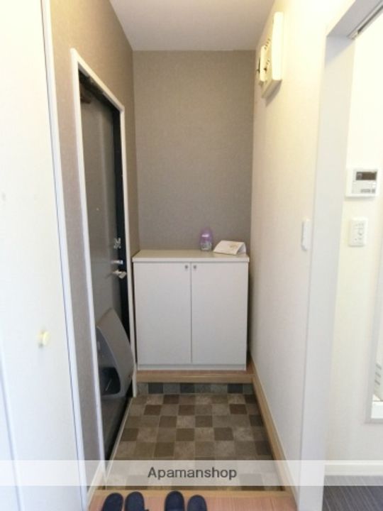 ブリーズ柳Bの玄関