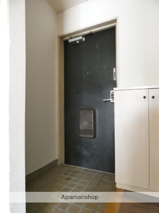 レリブ小池Ⅱ102の玄関