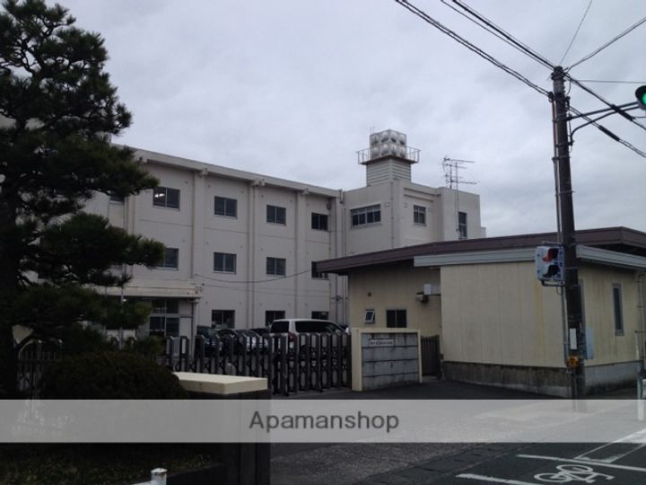 ハイツモンブランB105の周辺